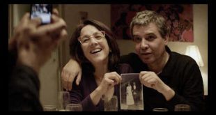 Una scena del film Gloria, con Sebastian Lelio