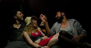 Nicole, Genny, Peppe in scena