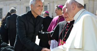 Claudio Baglioni con Papa Francesco