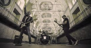 Un frame del video Jet lag di Diego Leanza