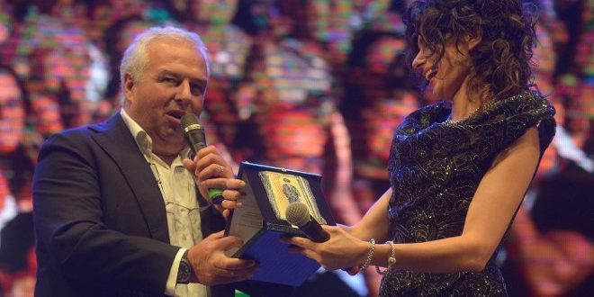 Anna Valle insignita del Premio Charlot 2017