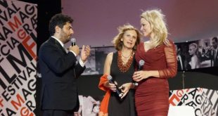 Premiazione di Pamela Anderson al Magna Graecia Film Festival 2017. Foto di Antonio Raffaele.