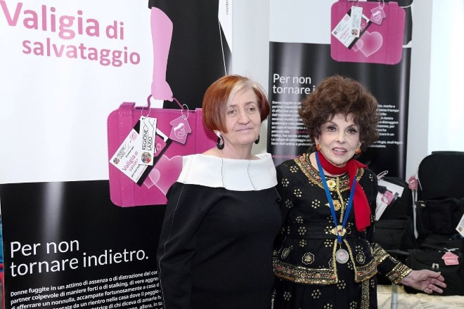 Grazia Passeri e Gina Lollobrigida per Valigia di salvataggio