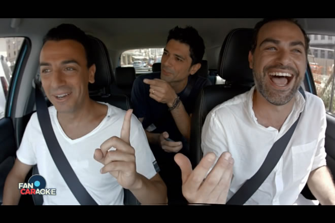 Andrea Perroni con Gigi e Ross per la prima puntata di Fan Caraoke in giro per Napoli.