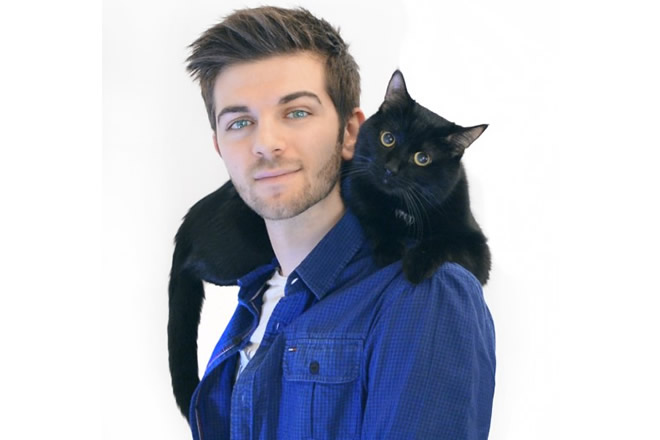 Federico Santaiti - Il gattaro del Web. Foto da Web. Oggi siamo in compagnia di Federico Santaiti giovanissimo regista, ma soprattutto gattaro, e proprio grazie a questa sua straordinaria passione ha dato vita a simpaticissimi video che condivide sulle sue pagine social