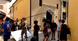 Sul set di Solo cose Belle. Foto da Ufficio Stampa.
