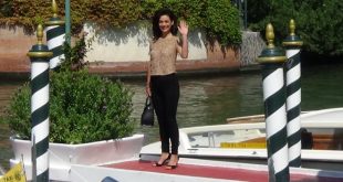 Helena R. Antonio arriva a Venezia per Judith. Foto da Ufficio Stampa
