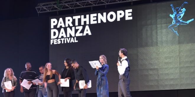 Un momento delle premiazioni di Parthenope Danza Festival 2018