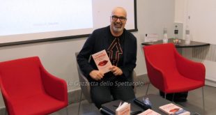 Giovanni Ciacci alla presentazione del libro La Contessa a Napoli