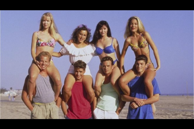 Il cast originale di Beverly Hills 90210. Foto dal Web