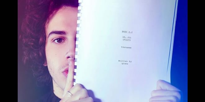 Mirko Trovato con il copione di Baby 2. Foto dai social network