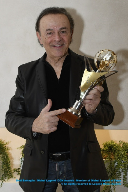 Dodi Battaglia vince il Legend ICON Awards
