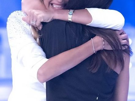 Adriana Volpe abbraccia Silvia Toffanin a Verissimo