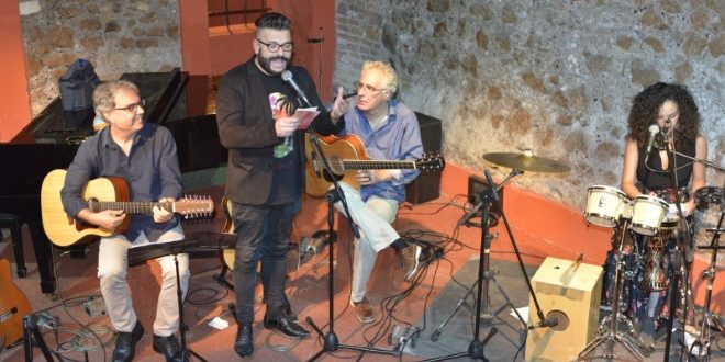 Seby Mangiameli ed i Tedranura con Lele San di radio Italia Anni 60. Foto di LP Studio