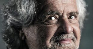 Beppe Grillo. Foto di Loris T. Zambelli per Photomovie