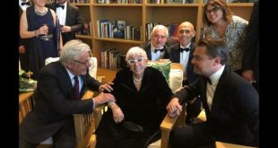 Giancarlo Giannini con Lina Wertmüller, Paolo Rossi Pisu, Marcello Foti e Leonardo Di Caprio. Foto da Ufficio Stampa