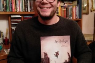Giovanni Coccia con il libro Arcobaligia