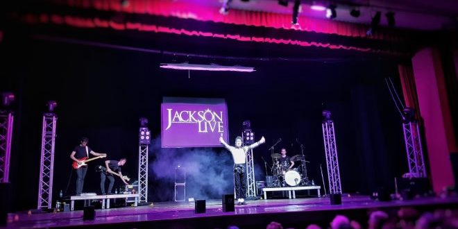 Jackson Live al Teatro Nuovo di Milano. Foto di Loris Monzani