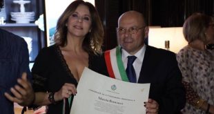 Marzia Roncacci riceve la cittadinanza onoraria a San Vito lo Capo