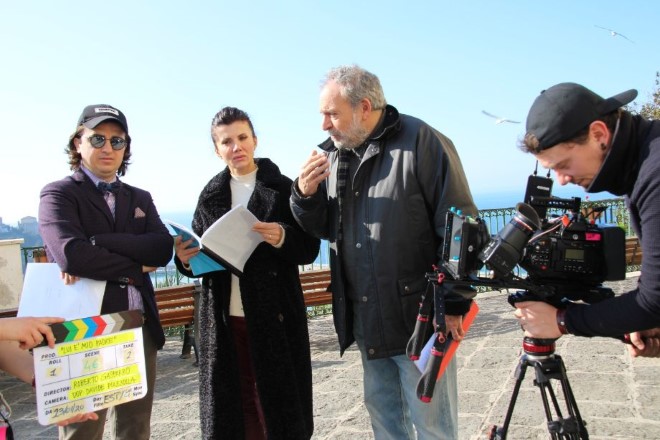 Roberto Gasparro sul set di Lui è mio padre con Gianni Parisi e Giovanna Rei