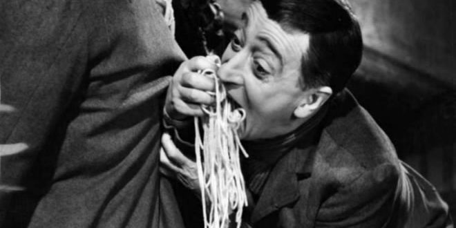 Una scena di Miseria e Nobiltà con Totò