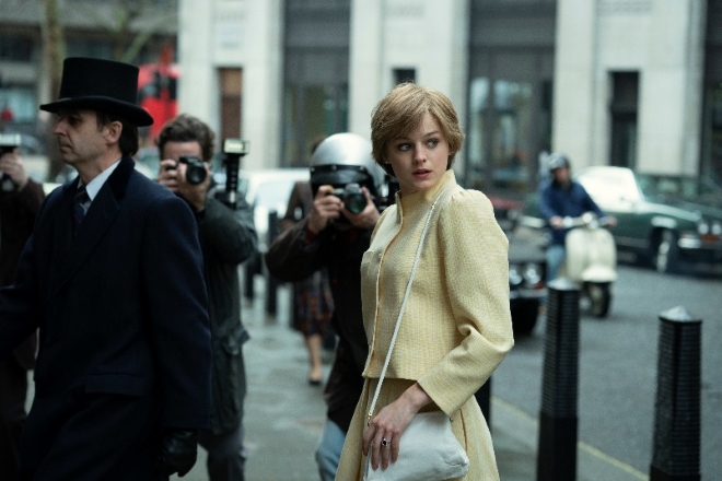Emma Corrin nel ruolo della Principessa Diana in The Crown 4