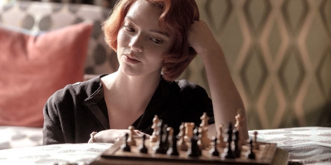 Un frame di La regina degli scacchi. Foto dal Web