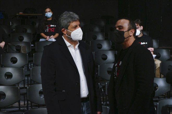 Roberto Fico e Francesco Di Leva durante la conferenza Reboot al NEST