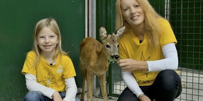 Stella Brambilla con la mamma Michela Vittoria Brambilla. Foto dal Web