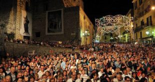 Il pubblico di Minturno Musica Estate 2015. Foto di Valerio Faccini da Facebook