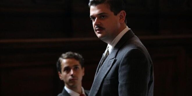 L'attore Francesco Russo sul set di Filomena Marturano
