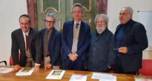 Il tavolo conferenza della presentazione di CIOE(')