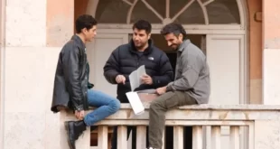 Alessandro Guida sul set di Maschile Plurale
