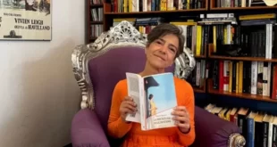 Valeria Ancione con il suo libro La dittatura dell'inverno