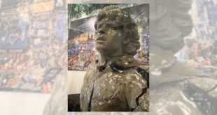 Il busto di Diego Armando Maradona in argilla