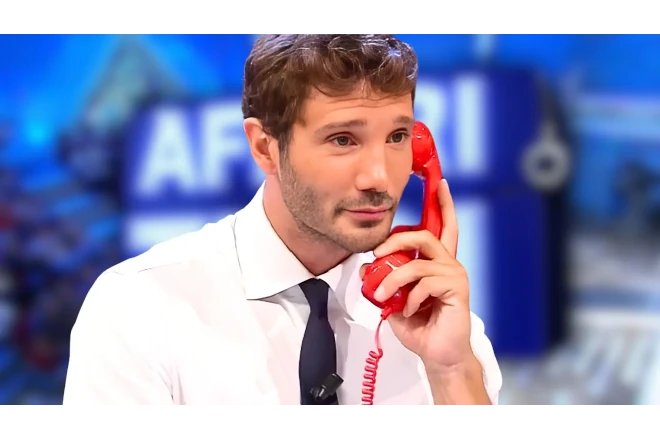 Stefano De Martino ad Affari Tuoi. Foto dal Web