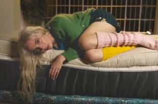 Cara sulla copertina di Fulmini