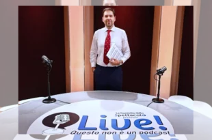 Il giornalista Francesco Russo negli studi di Live! Questo non è un podcast (TV Luna)