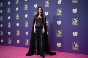 Laura Pausini al premio Lo Nuestro 2025