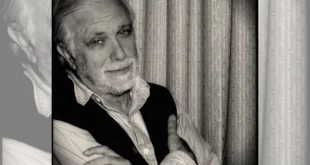 Luciano De Crescenzo. Foto di Augusto De Luca