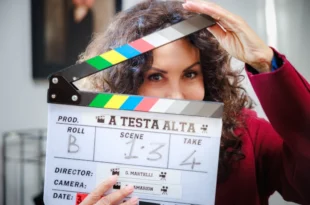 Sabrina Ferilli ed il ciak di A testa alta