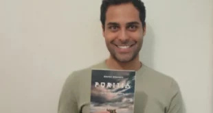 Bruno Desando con il libro Poritia