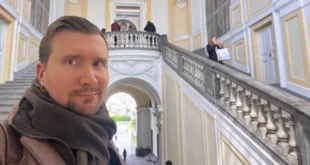 Lo scrittore e giornalista Marco Perillo