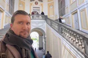 Lo scrittore e giornalista Marco Perillo