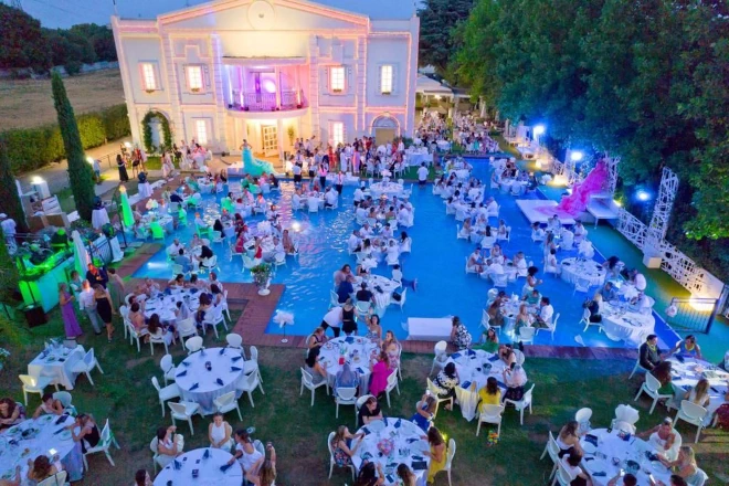White Dinner Water Show 2025