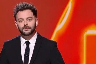 Lorenzo Fragola durante il monologo a Le Iene