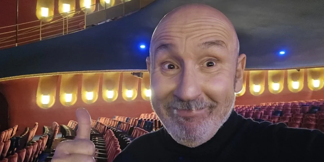 Maurizio Battista a teatro. Foto da Facebook