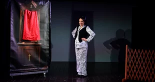 Giusy Freccia in A Gravidanza... secondo me. Foto di Roberto Jandoli