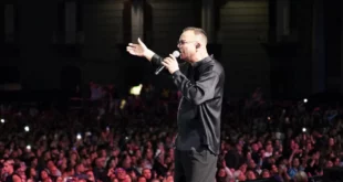 Gigi D'Alessio live. Foto di Eugenio Blasio