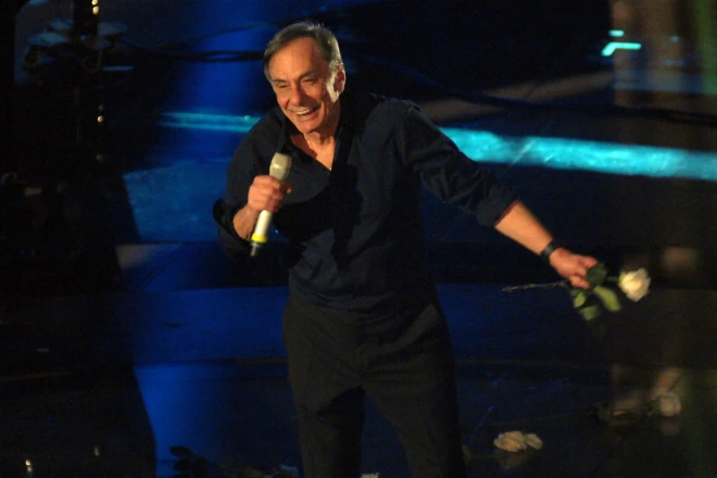 Roberto Vecchioni al 61esimo Festival di Sanremo (20-02-2011). Foto di Corrado Corradi